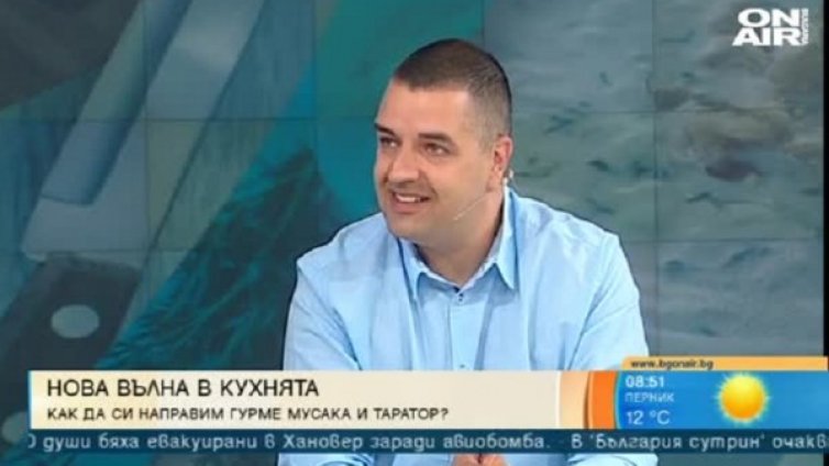 Български готвач с гурме таратор на състезание в Македония