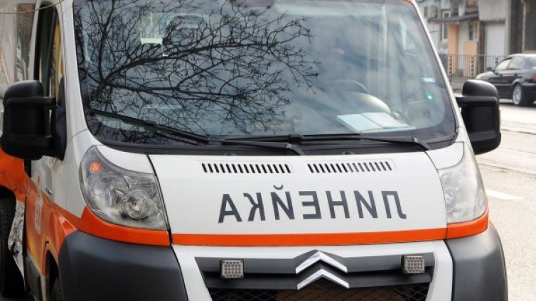 Кола блъсна 11-годишно дете, докато карало тротинетка 