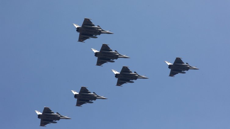 Защо Индия купува още 31 френски изтребителя Rafale?