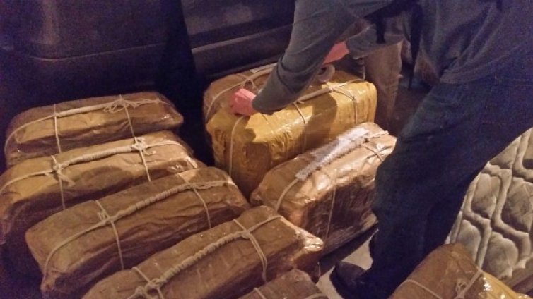 Тайници, сакове... Къде трафикантите крият стоката си? 