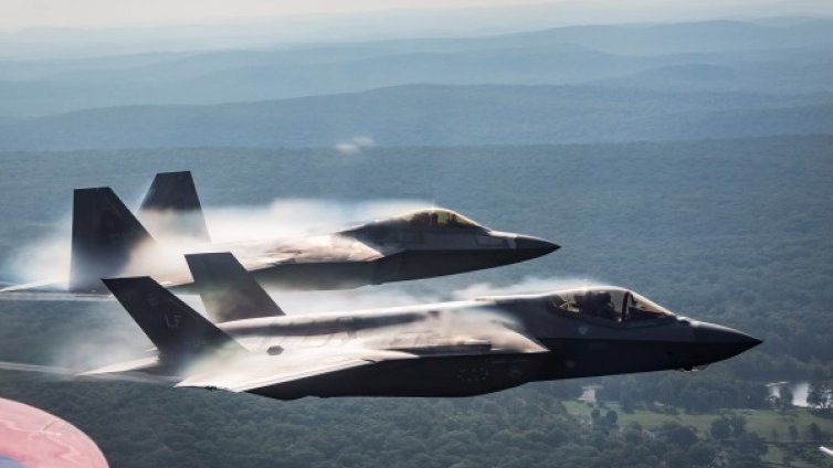 Турция не се е отказала да купи изтребители F-35
