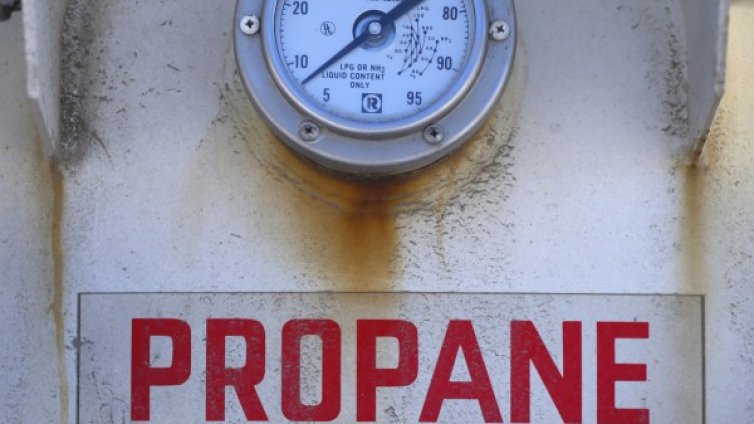 Взривът на бензиностанцията заради газова бутилка
