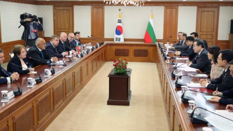 Ще си сътрудничим със Сеул за външните работи и енергетика