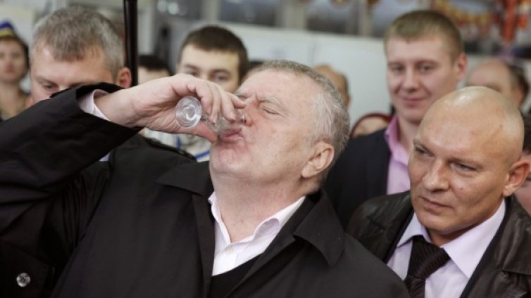 Руснаците обърнаха гръб на водката &ndash; пият с 43% по-малко