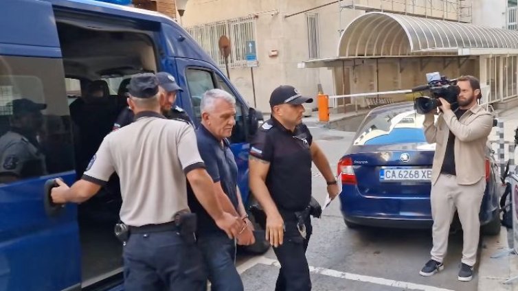 Доведоха Никола Николов - Паскал в Антикорупционната комисия ВИДЕО