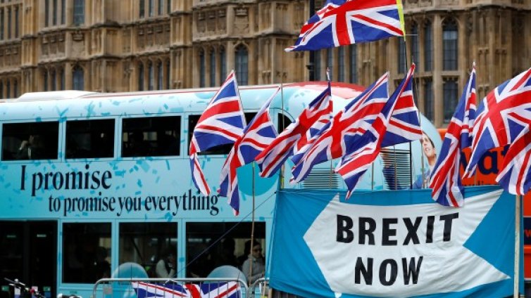 Преговорите за Brexit се възобновяват утре?