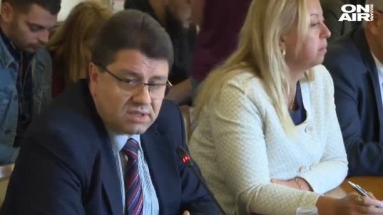 Правната комисия: Без съкратено следствие при умишлено убийство