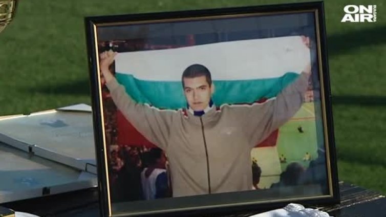 Близки и приятели с футболен турнир в памет на Андрей Монов