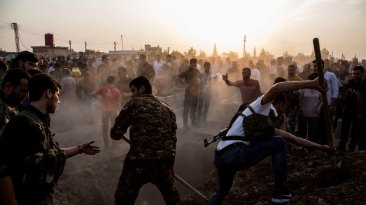 14 са днешните цивилни жертви на турската офанзива в Сирия