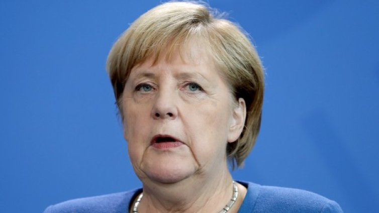 Меркел към Ердоган: "Незабавно прекратяване" на офанзивата в Сирия