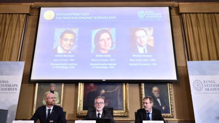  Трима си поделят Нобеловата награда за икономика