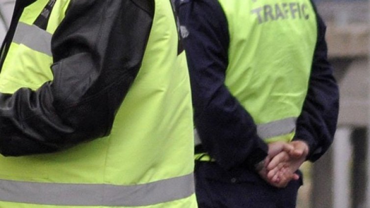 Helpbook потребител се оплаква: Катаджии ме спряха, за да ме глобят 