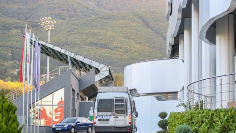 Петима отведени за разпит след акцията в БФС