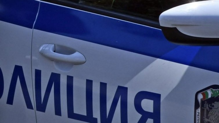 Два камиона се удариха край Русе, разпиляха стока