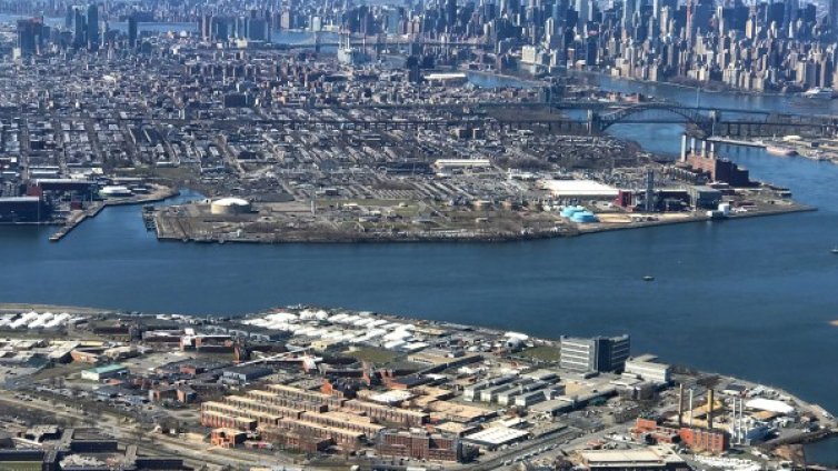  Закриват печално известният затвор Райкърс до 2026 г.