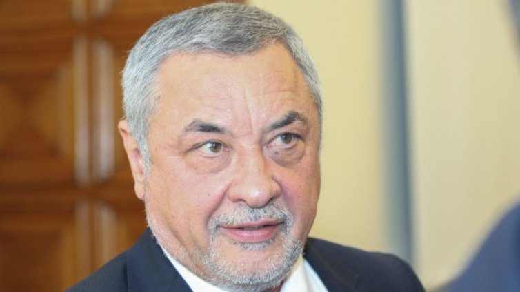 Нивото в политиката паднало, основната вина била на Нинова 