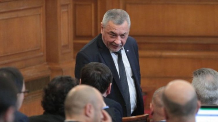 Валери Симеонов внесе сигнал за брокери на гласове