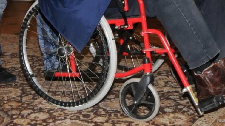 Решено: НЗОК поема патерици и протези от 1 юли