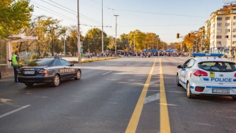 Пуснаха движението през "Орлов мост", вдигнаха палатките