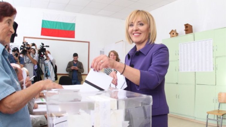 Никола Вапцаров отдавна е мъртъв! Как е в щаба на Манолова?