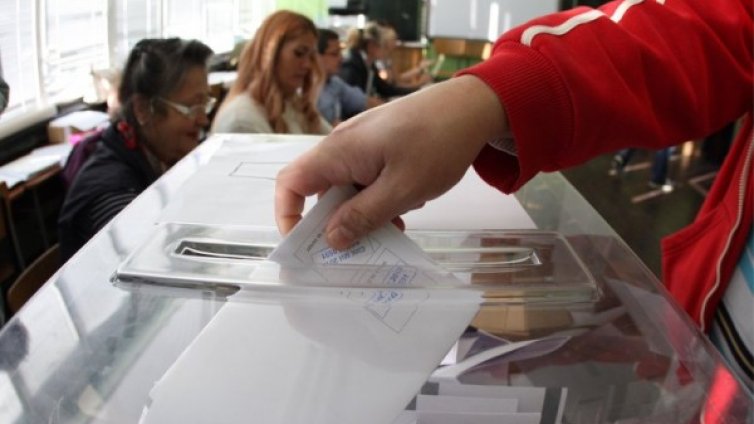 Гласувалите за ДБ и "Спаси София" решават балотажа в София