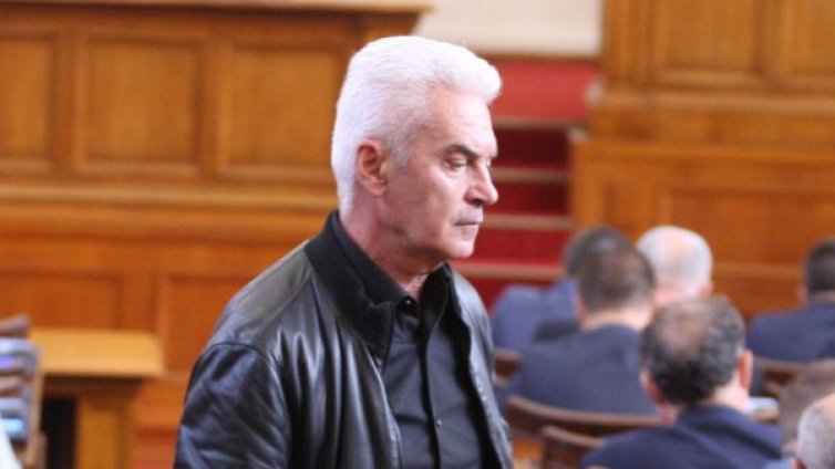 Сидеров си отива от НС, гласуваха оставката и на Павлова 