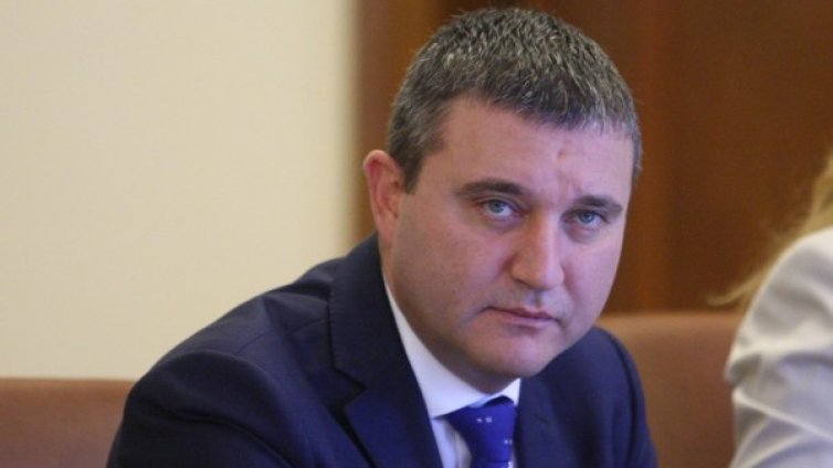 София щяла да е тясна за Манолова, искала да превземе държавата 