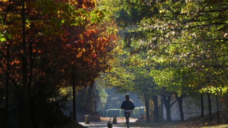 Слънчева есен ще ни радва утре, градусите до 25