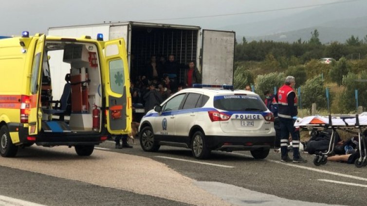 Камионът с мигранти в Гърция - на фирма от Пазарджик