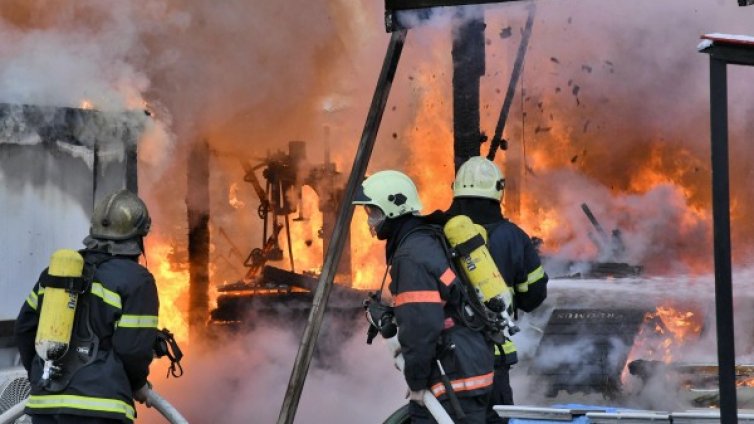 Незагасена цигара запалила общежитието за социално слаби 