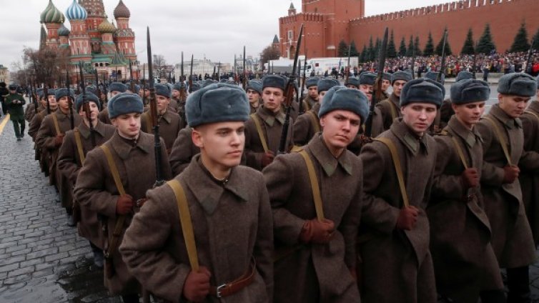 На Червения площад: Марш за 78-ата годишнина от парада 1941 г.