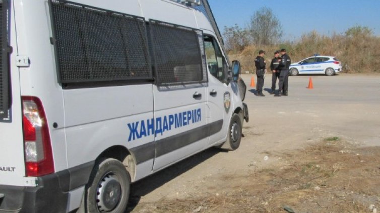 Ромска свада вкара 9 в болница, трима берат душа
