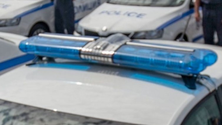 Съсед прати 62-годишна в болница с опасност за живота