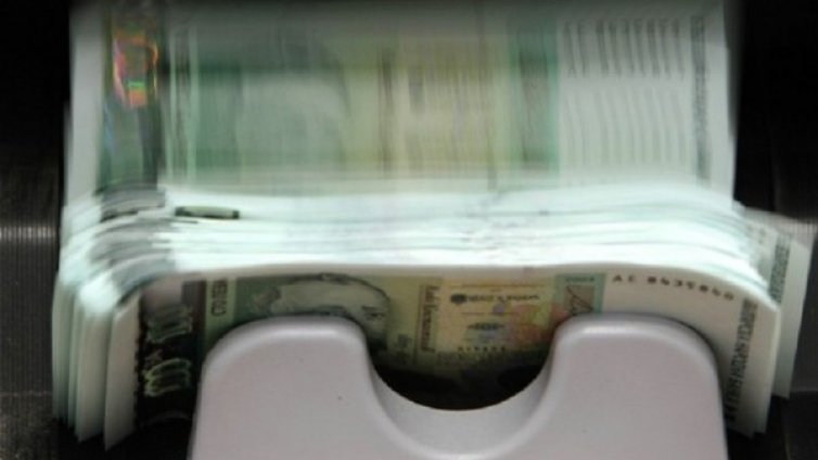 Кой ще намери подарък под елхата в офиса? 50% с коледен бонус 