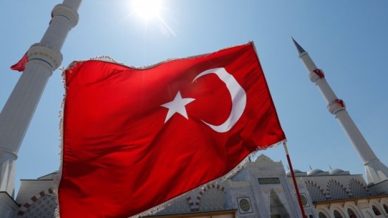 Анкара: Турция купи системи С-400, за да ги използва