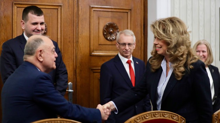 ПП-ДБ се срещна с Йотова, призоваха за смяна на модела Борисов-Пеевски