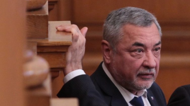 И пак за болничните: Плаща се и първият ден, но властта затяга контрола
