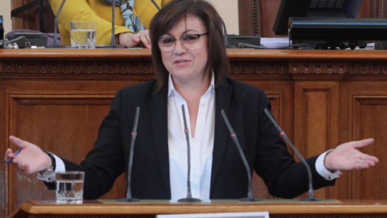 Борисов и Нинова мерят служебните пътувания с пенсии и заплати 