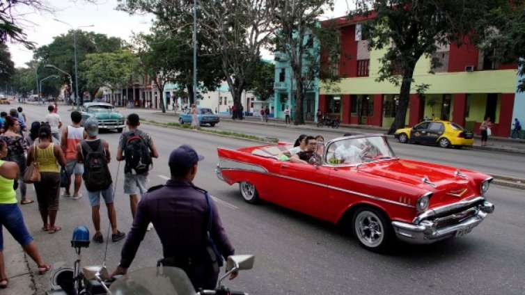 Куба призна как шпионира 11-те милиона жители 