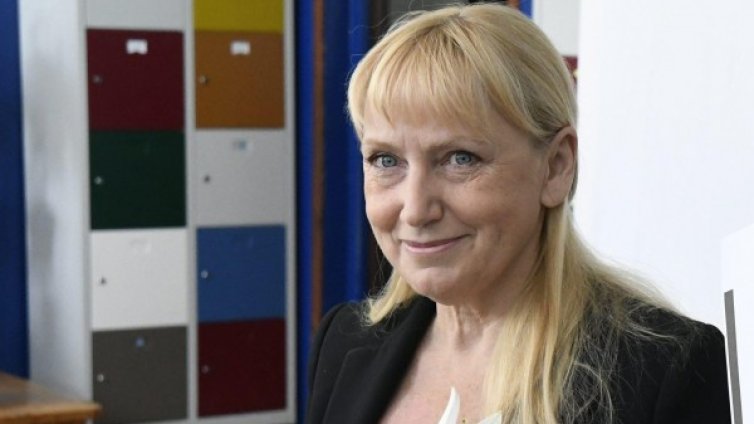 Искат имунитета на Елена Йончева от Европарламента 