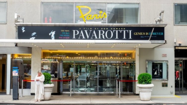 The Paris Theater &ndash; Netflix спаси една кино легенда 