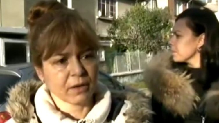 Психично болен ходи въоръжен, плаши съседите