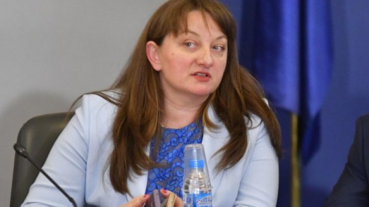 Сачева вече е министър, от БСП скочиха: Джендър идеологията се връща!