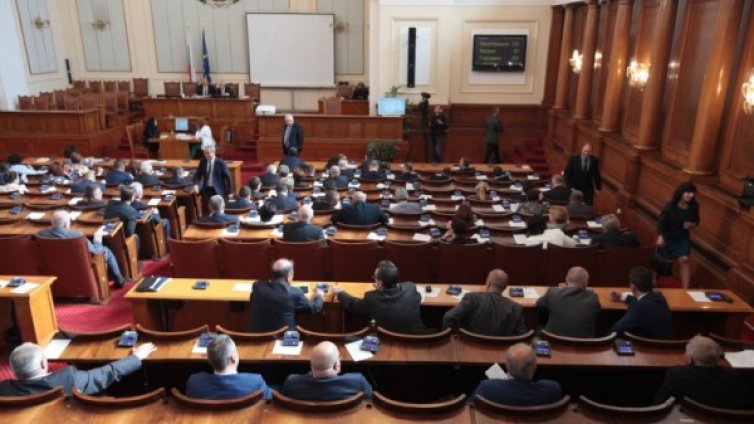 Гласувано: Минималната пенсия става 250 лева от 1 юли 2020 г.