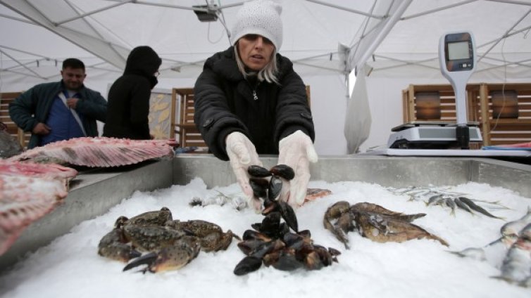 В навечерието на Никулден: Риба на трапезата - по-често