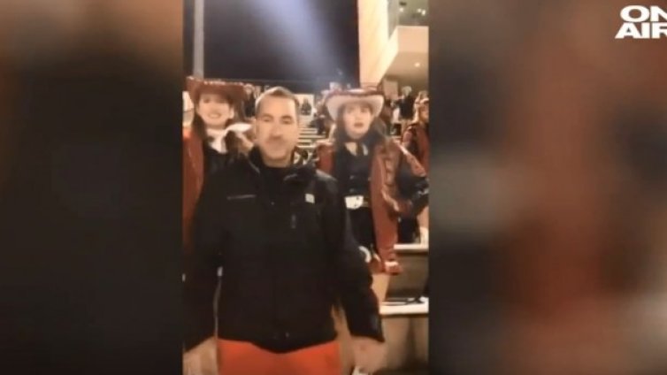 Баща осмя навиците на дъщеря си, превзе профила й в Instagram