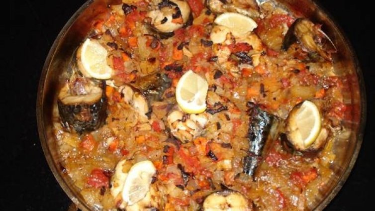 Рецептата Dnes: Скумрия с доматен сос за Никулден 