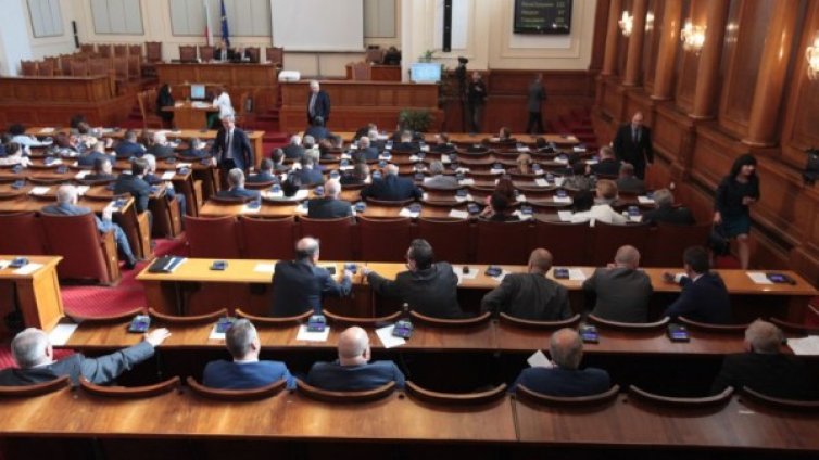 Нито левче, нито 8 лева субсидия за партиите, останаха без пари