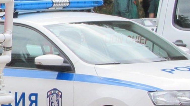 Автобус и кола се удариха на кръстовище в Шумен