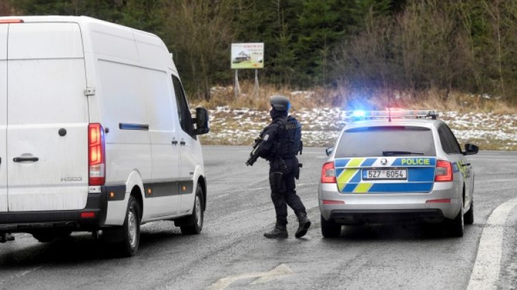 Нападателят в болница в Чехия стрелял хладнокръвно